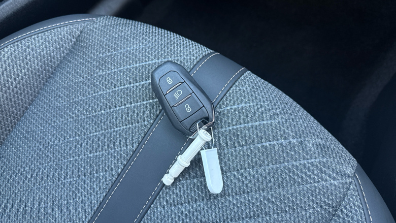 Peugeot 208 1.2 PureTech 100 Allure 5dr Petrol Hatchback